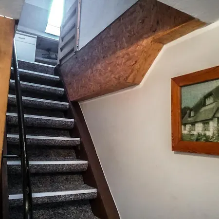 Auf Dem Lande * Saal